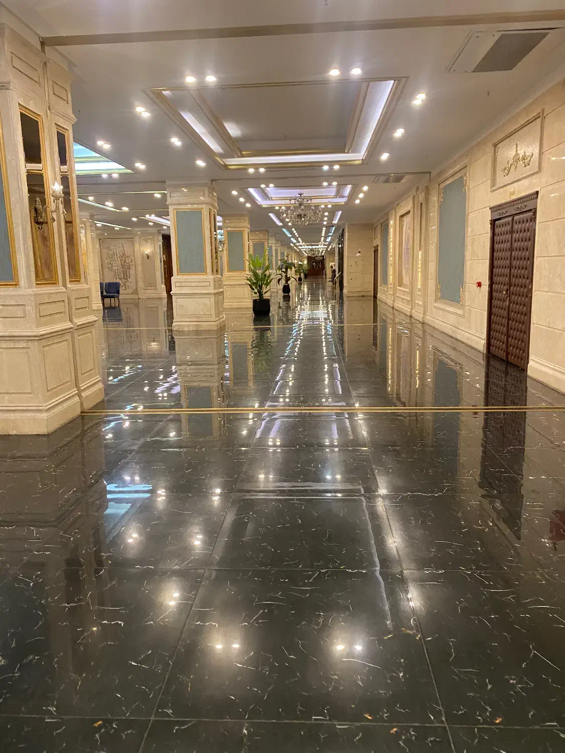 ۱۹۷ متر ۳ خوابه تخلیه رهن کامل رونیکا پالاس|اجارهٔ آپارتمان|تهران, حسینآباد|دیوار