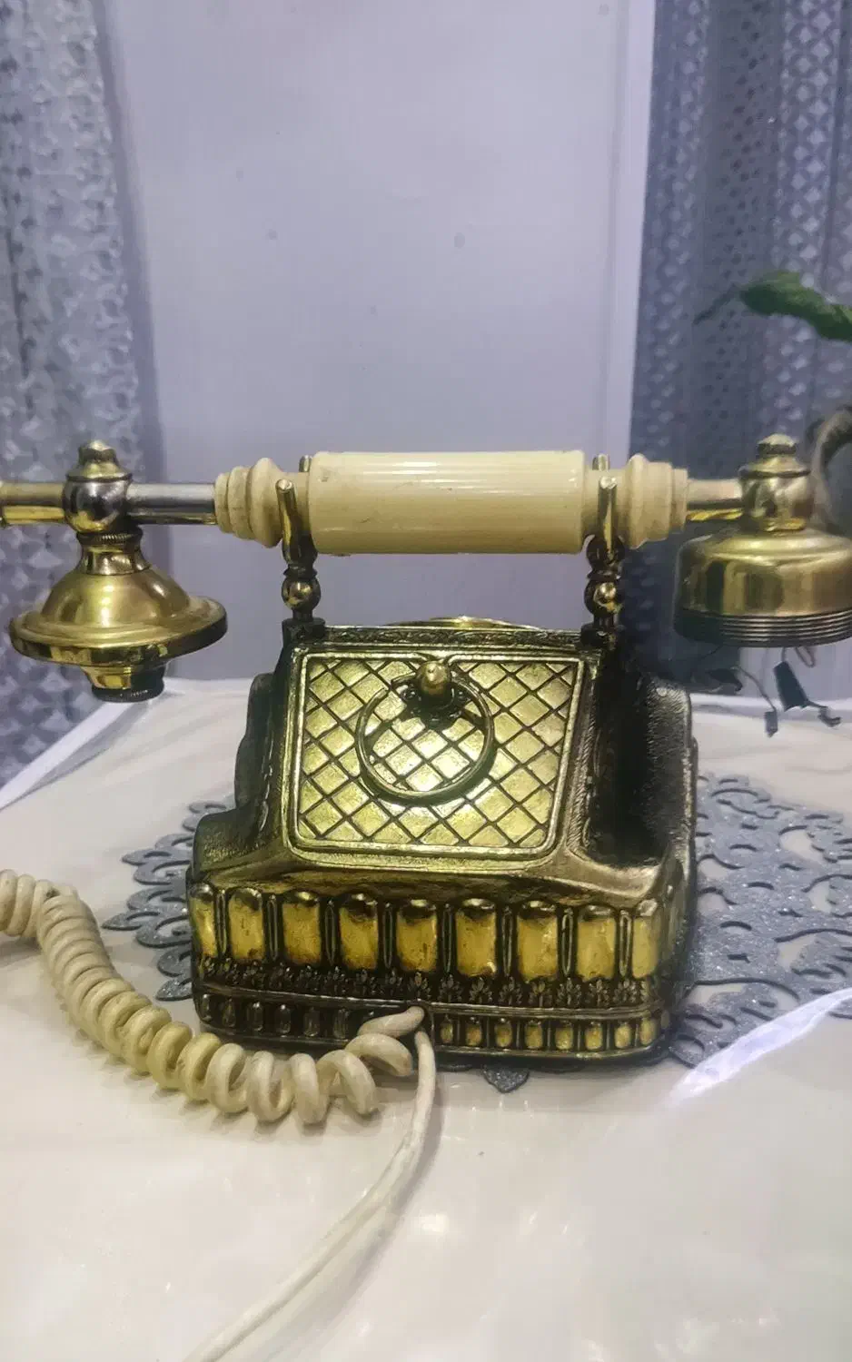 تلفن قدیمی عتیقه|کلکسیون اشیاء عتیقه|ابریشم, |دیوار