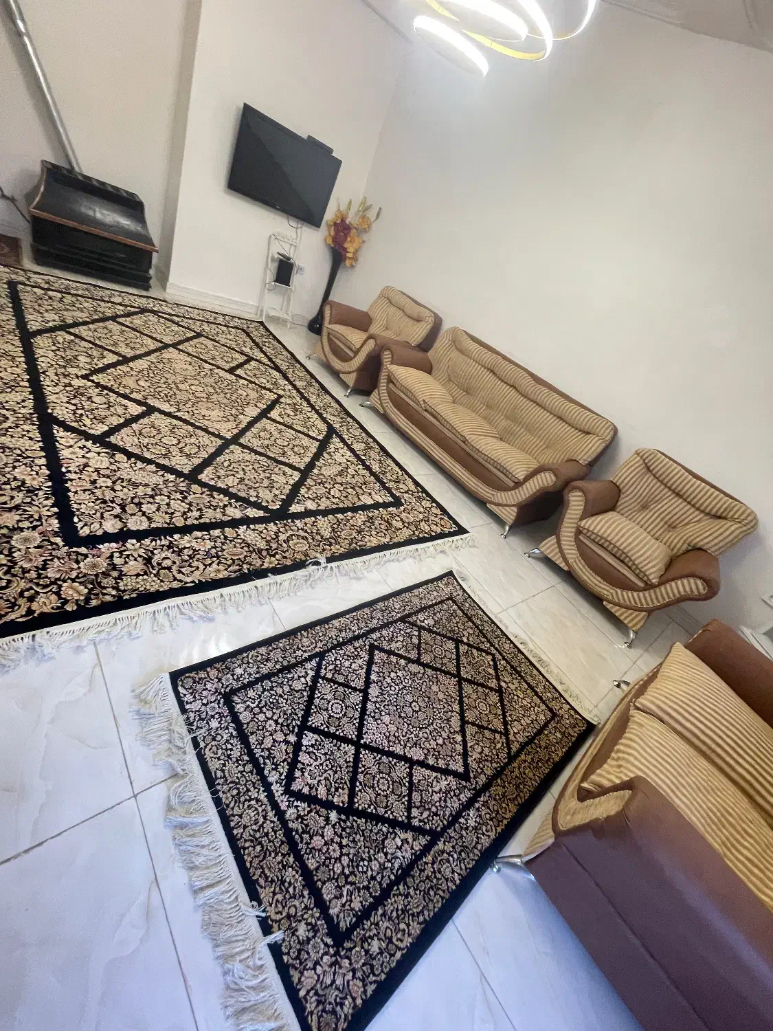 فرش دوعددباهم|فرش|رشت, فرودگاه سردار جنگل رشت|دیوار