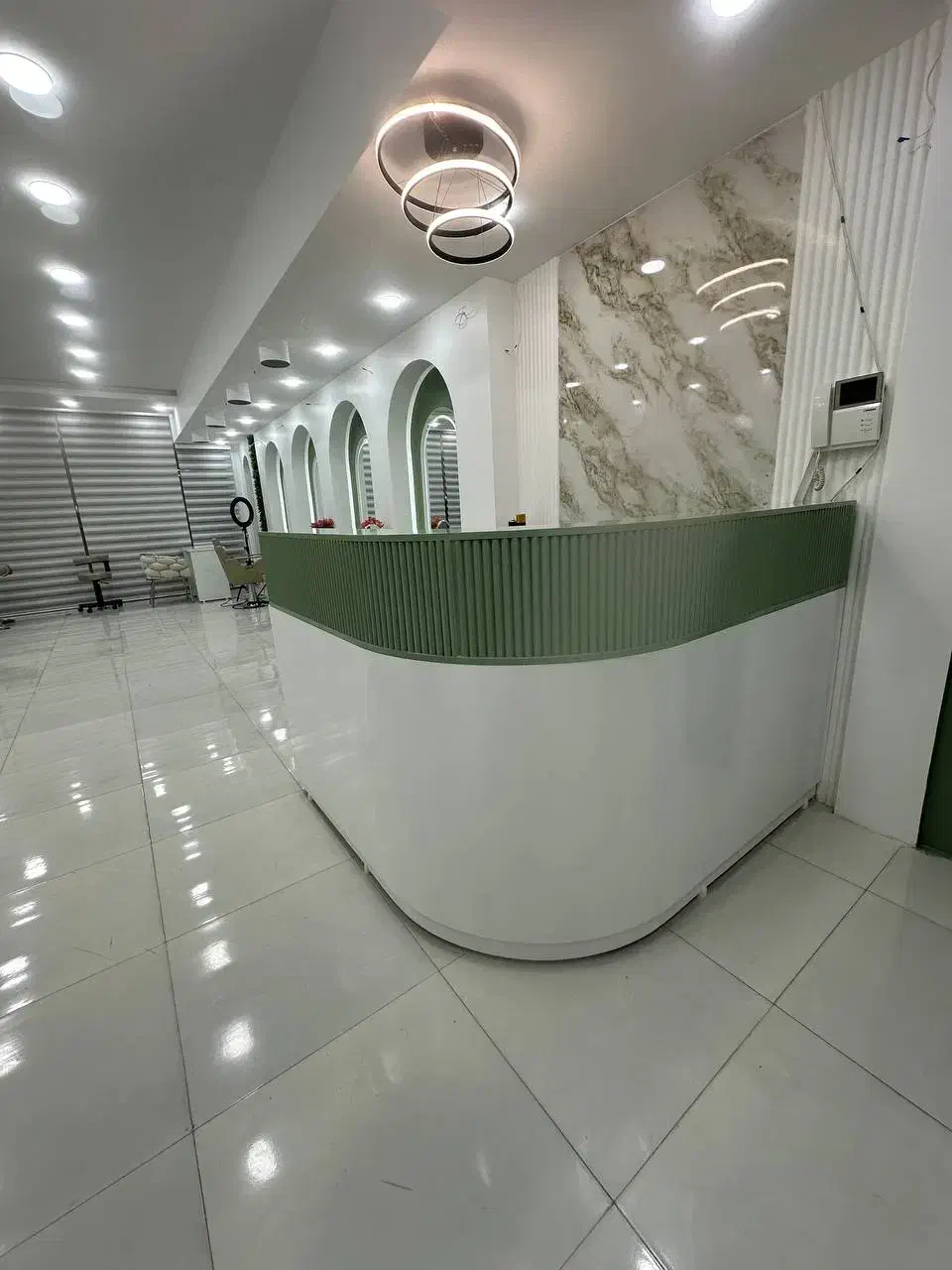 دکور مغازه دکور آرایشگاه مردانه و زنانه|فروشگاه و مغازه|مشهد, نوید|دیوار