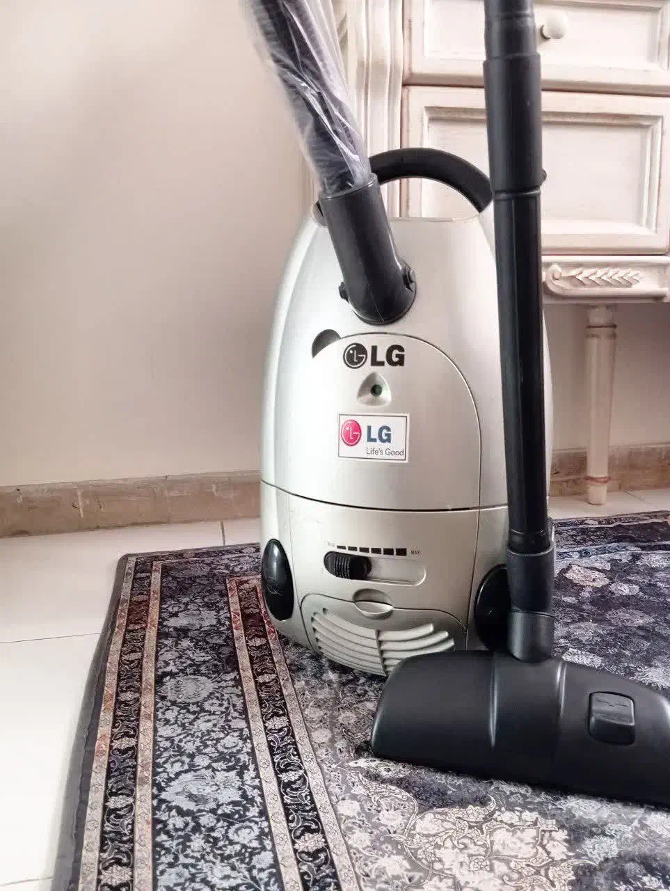 جاروبرقی الجی ۴۰۰۰وات اصل کره ای پرقدرت تمیز|جاروبرقی، جارو شارژی، بخارشو|تهران, جنت‌آباد جنوبی|دیوار