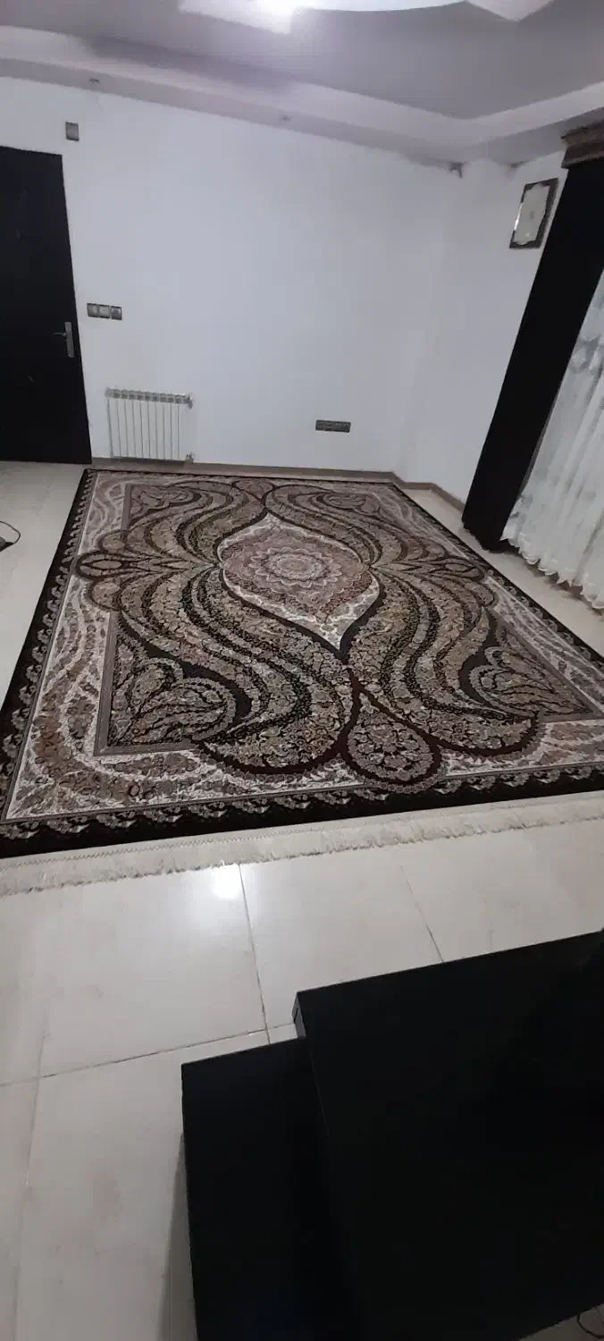 فرش ۱۲متری.تخت و کمد تکنفره.نیمکت .میز تی وی|فرش|رشت, عینک|دیوار