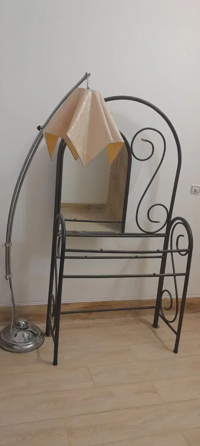 فروش آباژور و میز آرایش فرفورژه|تخت و سرویس خواب|فسا, |دیوار