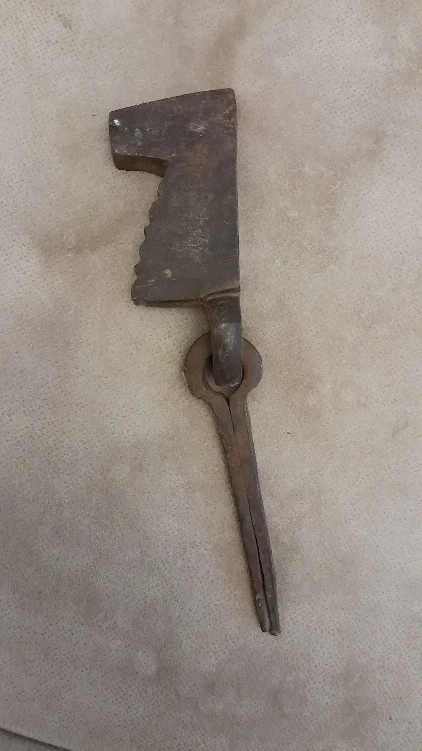 در کوبه ی فولادی کلکسونی|کلکسیون اشیاء عتیقه|رشت, فرزانه|دیوار