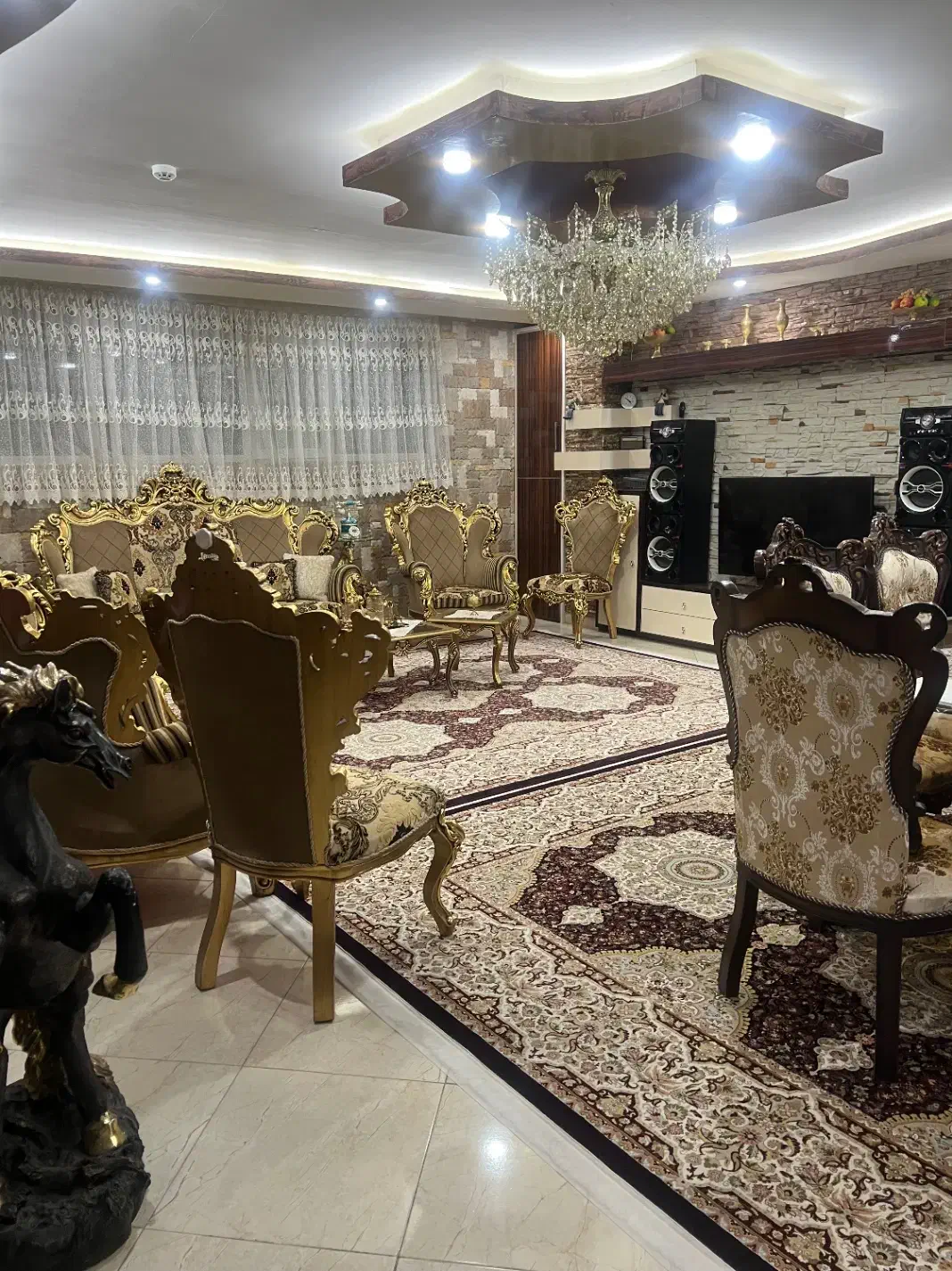 آپارتمان بسیار شیک در شرقی فردوسی ۳ خواب|فروش آپارتمان|شاهین‌شهر, فردوسی|دیوار