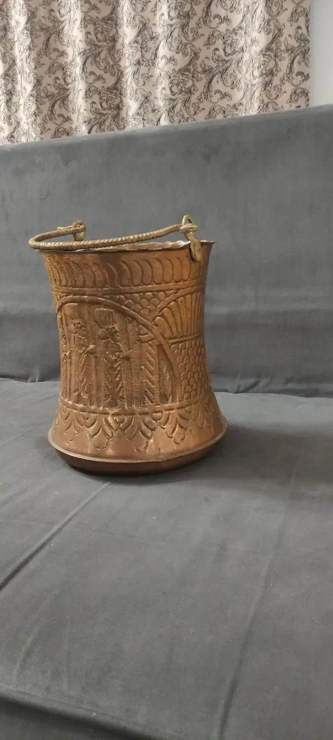 سطل مسی|کلکسیون اشیاء عتیقه|زنجان, |دیوار