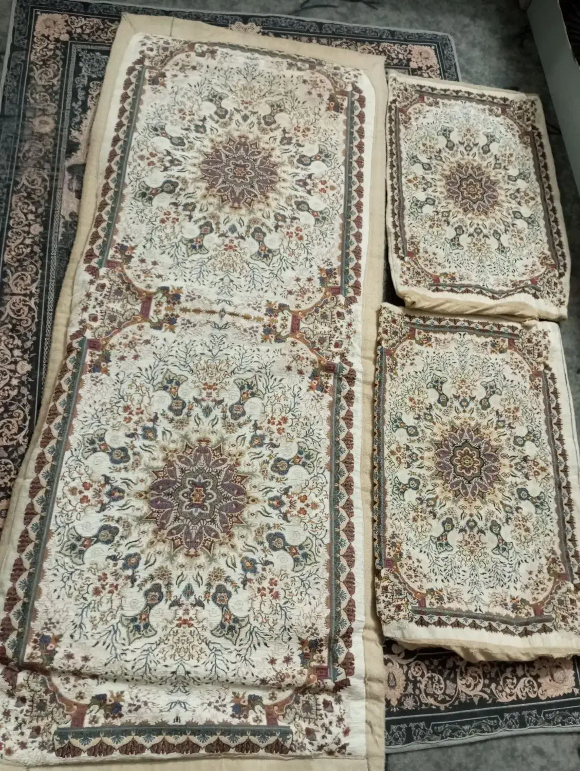 فرشینه شاه نشین|فرش|قم, زند آباد|دیوار