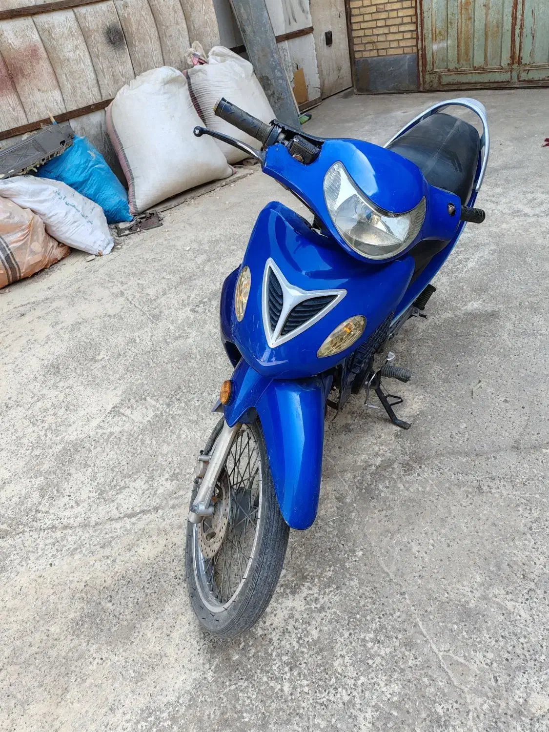 موتور بی کلاج|موتورسیکلت|کاشان, شهرک صنایع کارگاهی امیرکبیر|دیوار