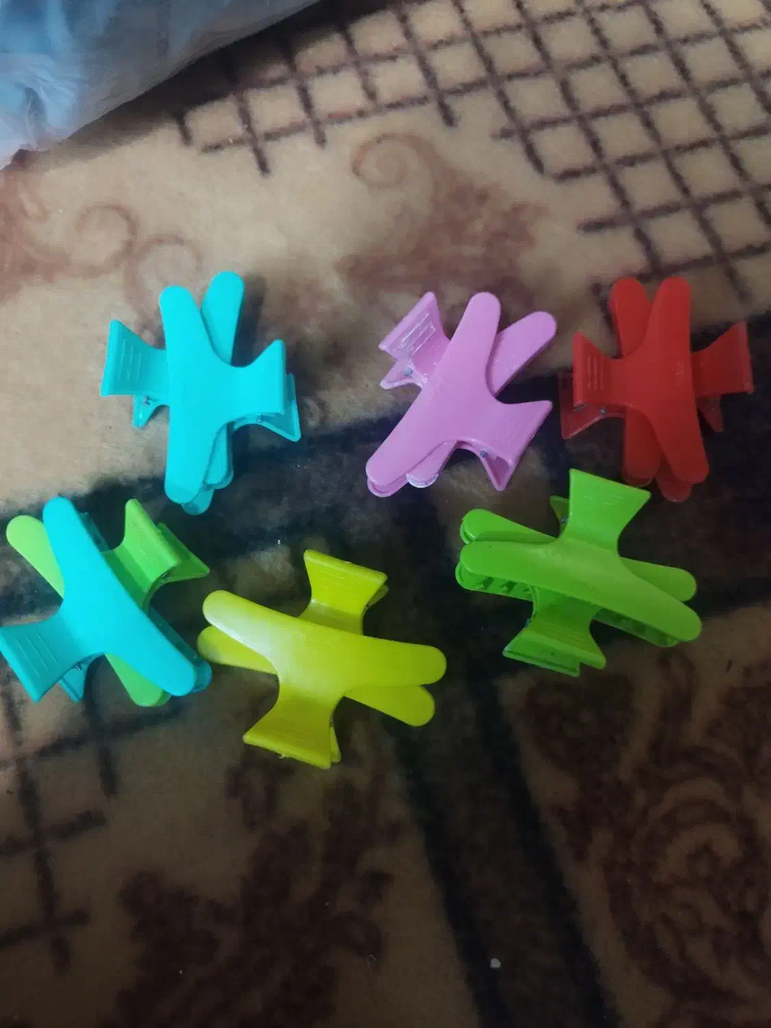 یه سری وسایل سالن دارم|آرایشی، بهداشتی، درمانی|فولادشهر, مسکن مهر فولادشهر|دیوار