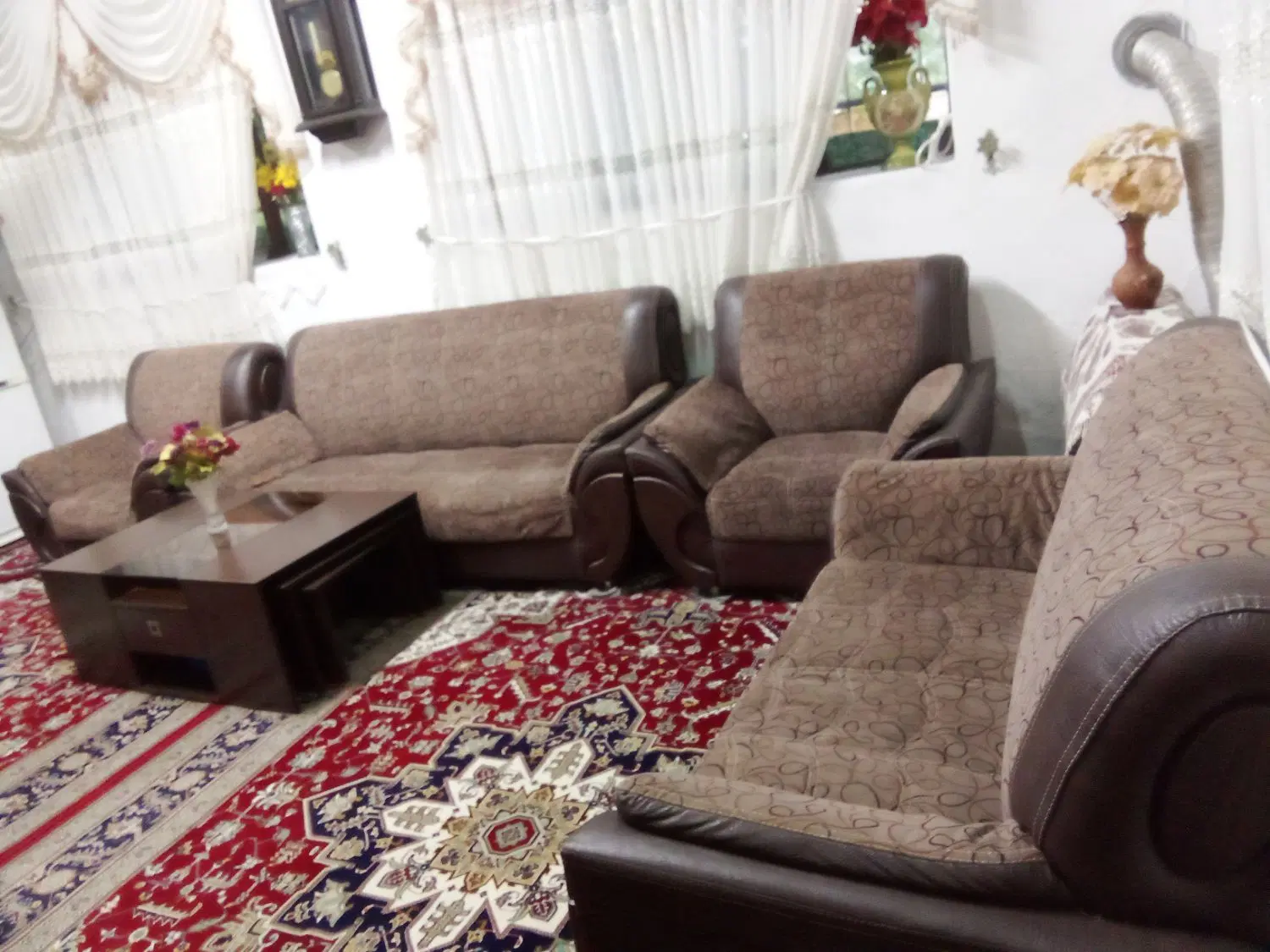 مبل ۸نفره|مبلمان خانگی و میز عسلی|رشت, شالکو|دیوار