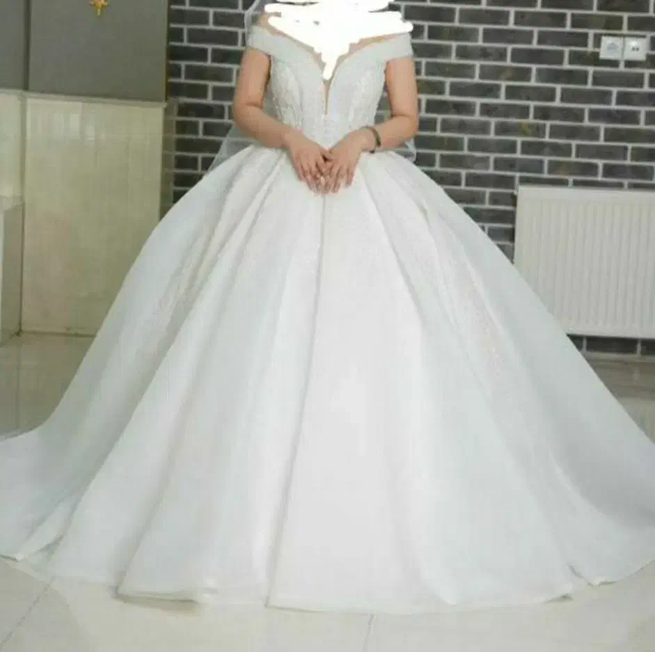 فروش لباس عروس کاملا سالم و تمیز کم کار|لباس|نیشابور, ۲۲ بهمن|دیوار