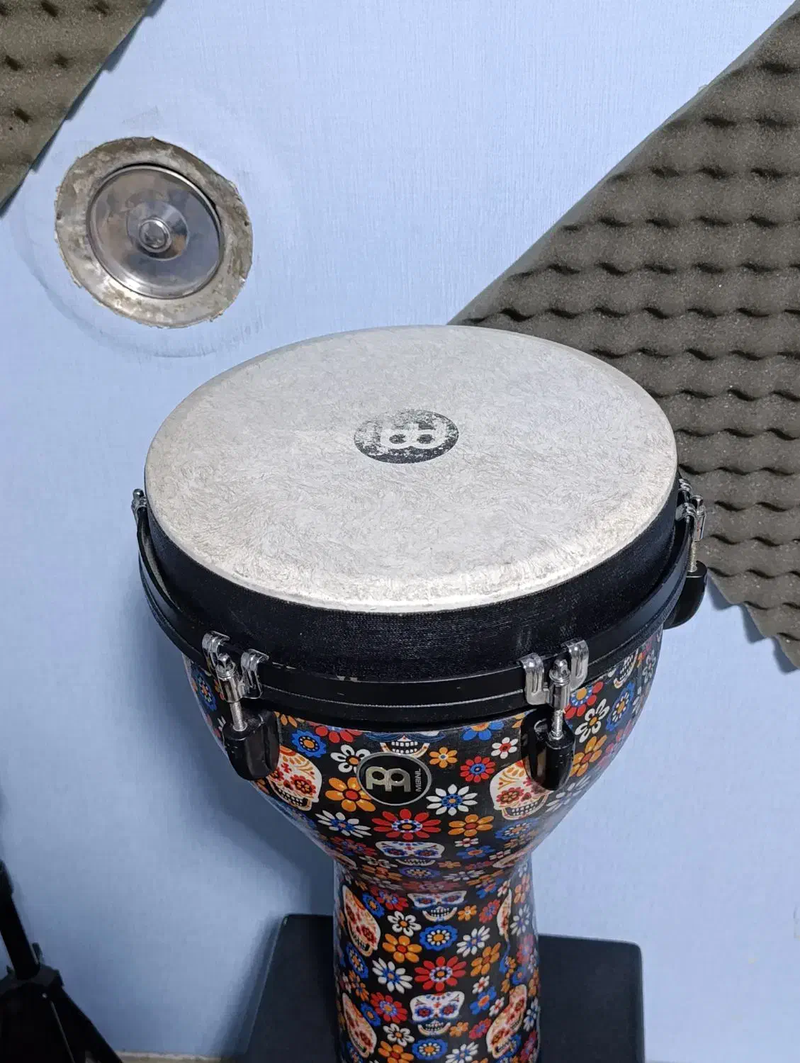 جیمبی جیمبه|درام و پرکاشن|رشت, معلم|دیوار