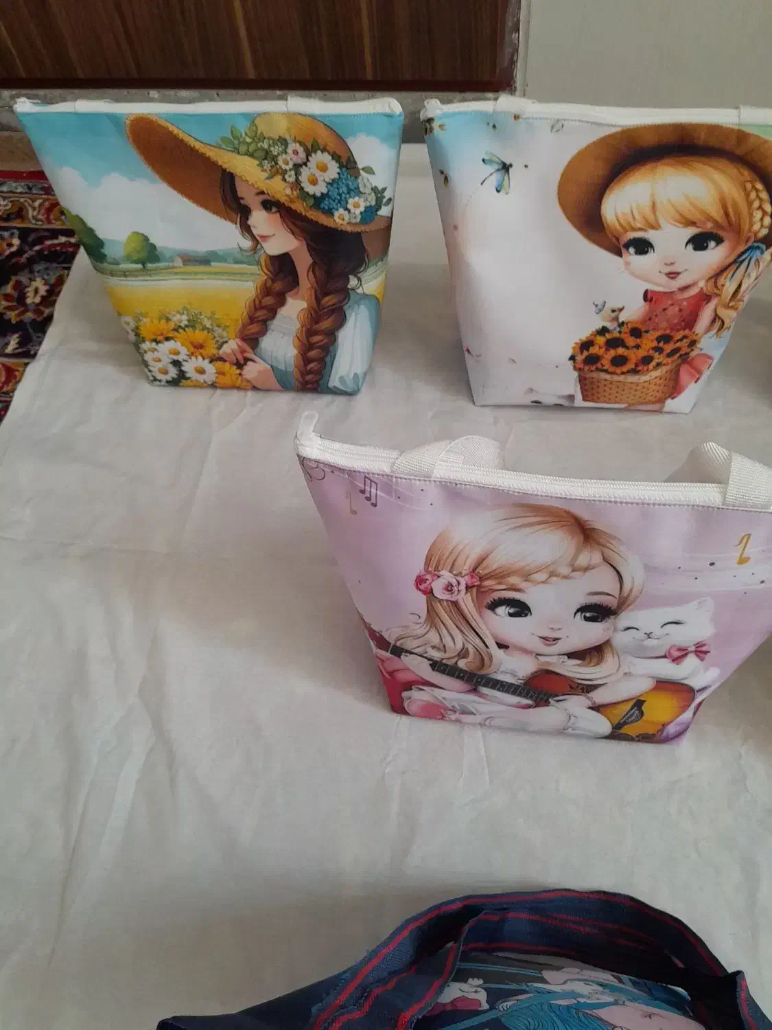 کیف|کیف، کفش، کمربند|شیراز, دست خضر|دیوار