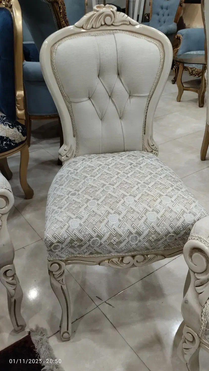 مبل سلطنتی خفن با ۳ جلو مبلی|مبلمان خانگی و میز عسلی|زاهدان, |دیوار