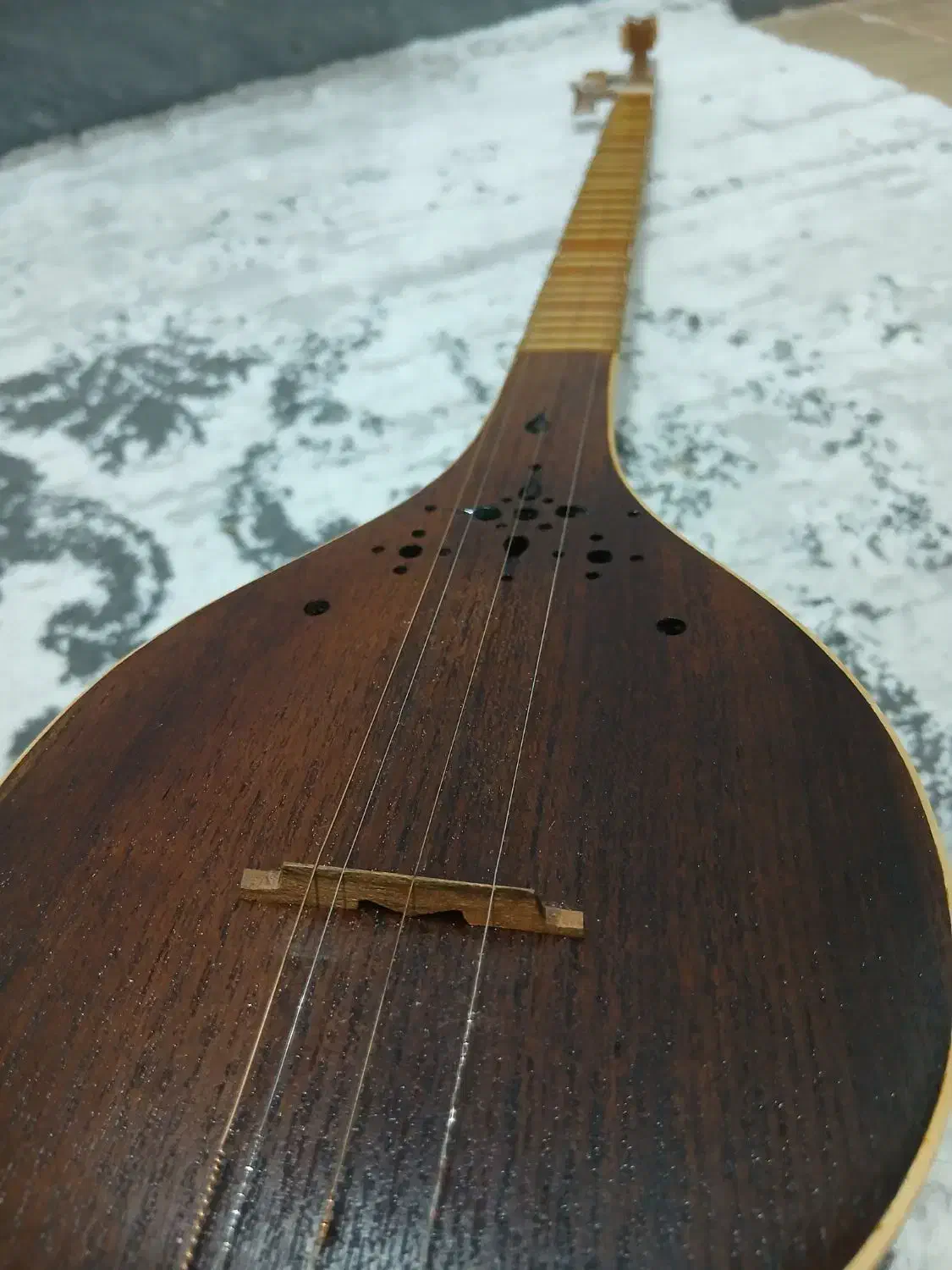 سه تار کاسه کوچک مفاخری|سازهای سنتی|آبدانان, |دیوار