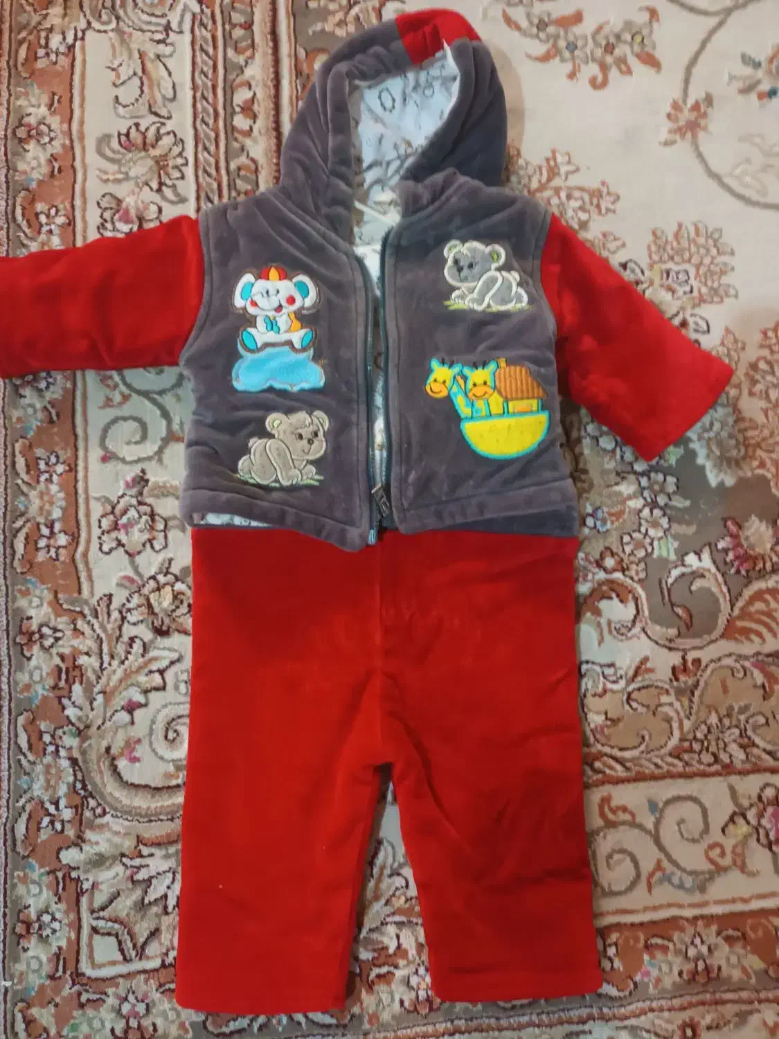 کاپشن‌بچه‌گانه|لباس|سراب, |دیوار