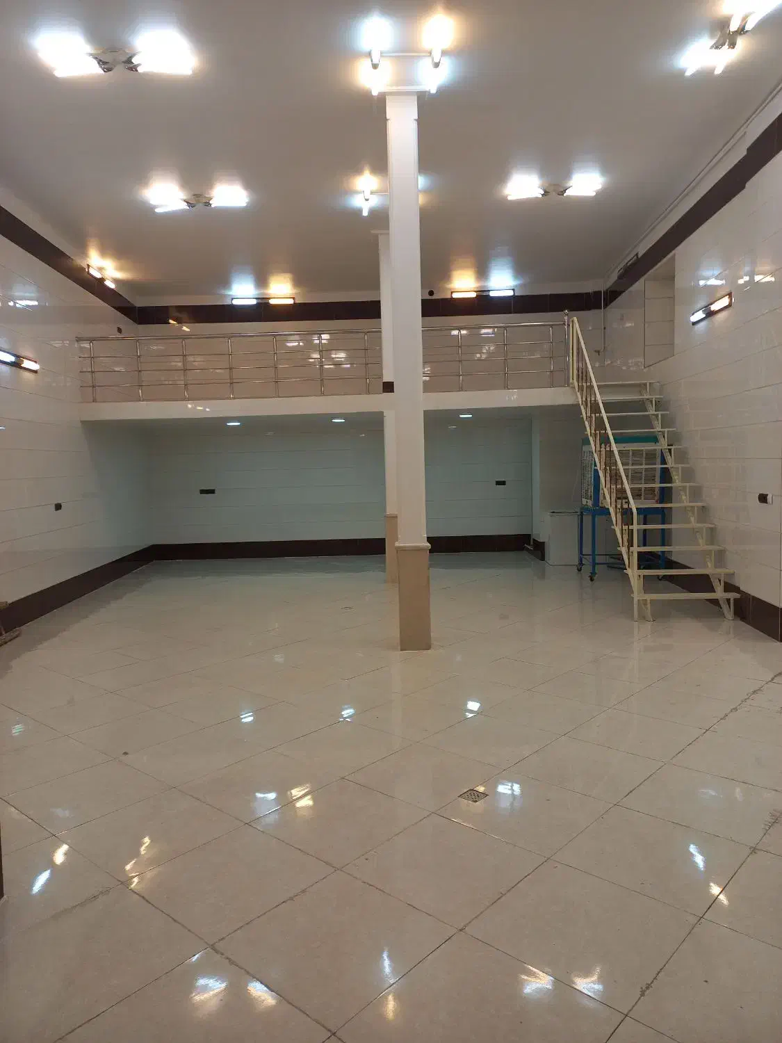 مغازه بزرگ جای پرتردد|اجارهٔ مغازه و غرفه|بروجرد, |دیوار