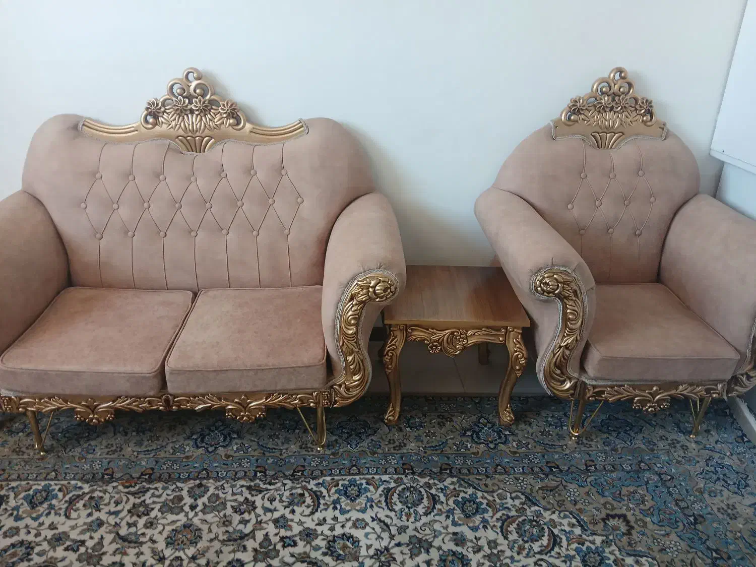 فروش یک دست مبل ۷ نفر با رنگ قهوهایی روشن|مبلمان خانگی و میز عسلی|شاهین‌شهر, مسکن مهر|دیوار