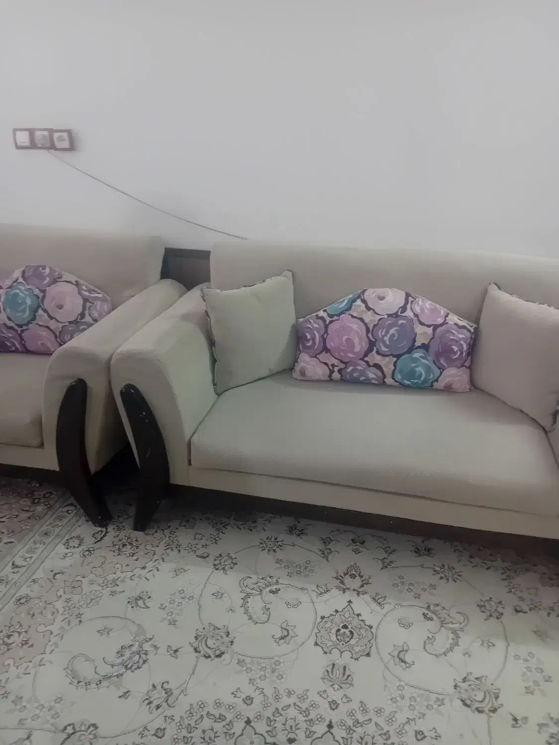 سرویس مبلمان ۷نفره|مبلمان خانگی و میز عسلی|تربت‌حیدریه, کاشانی|دیوار