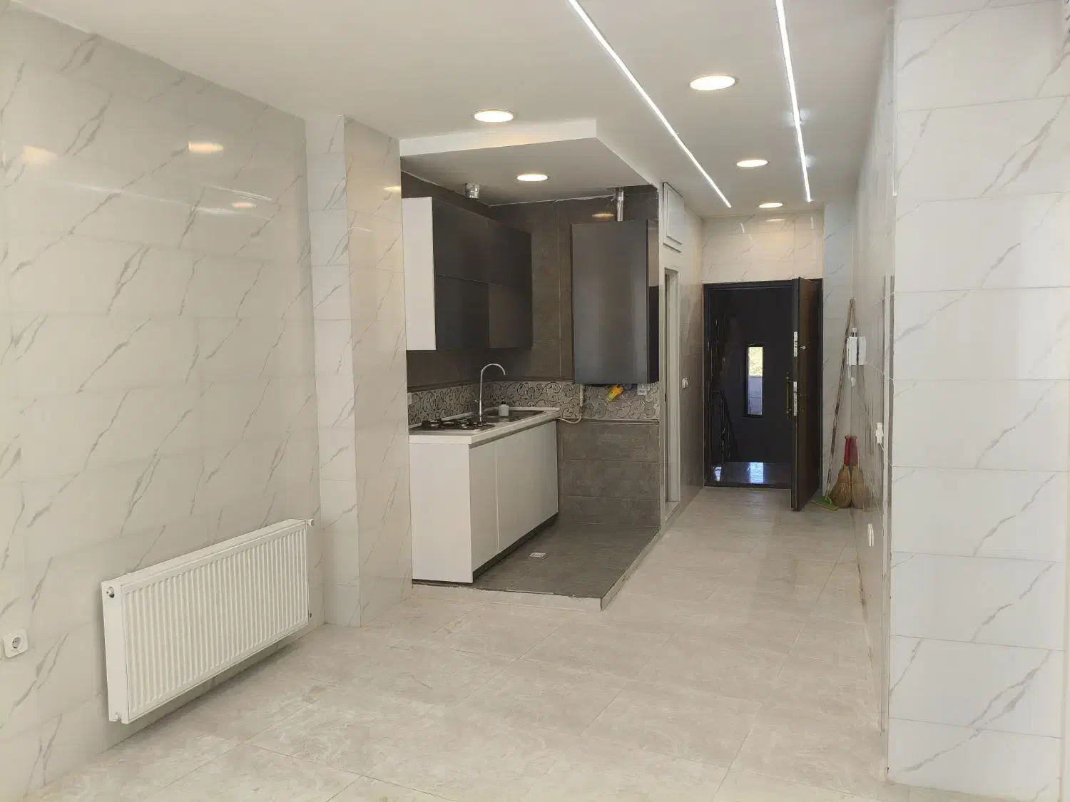 رهن و اجاره جهت واحد ادارای یاارایشگاه زنانه|اجارهٔ دفتر کار، اتاق اداری، مطب|آباده, |دیوار