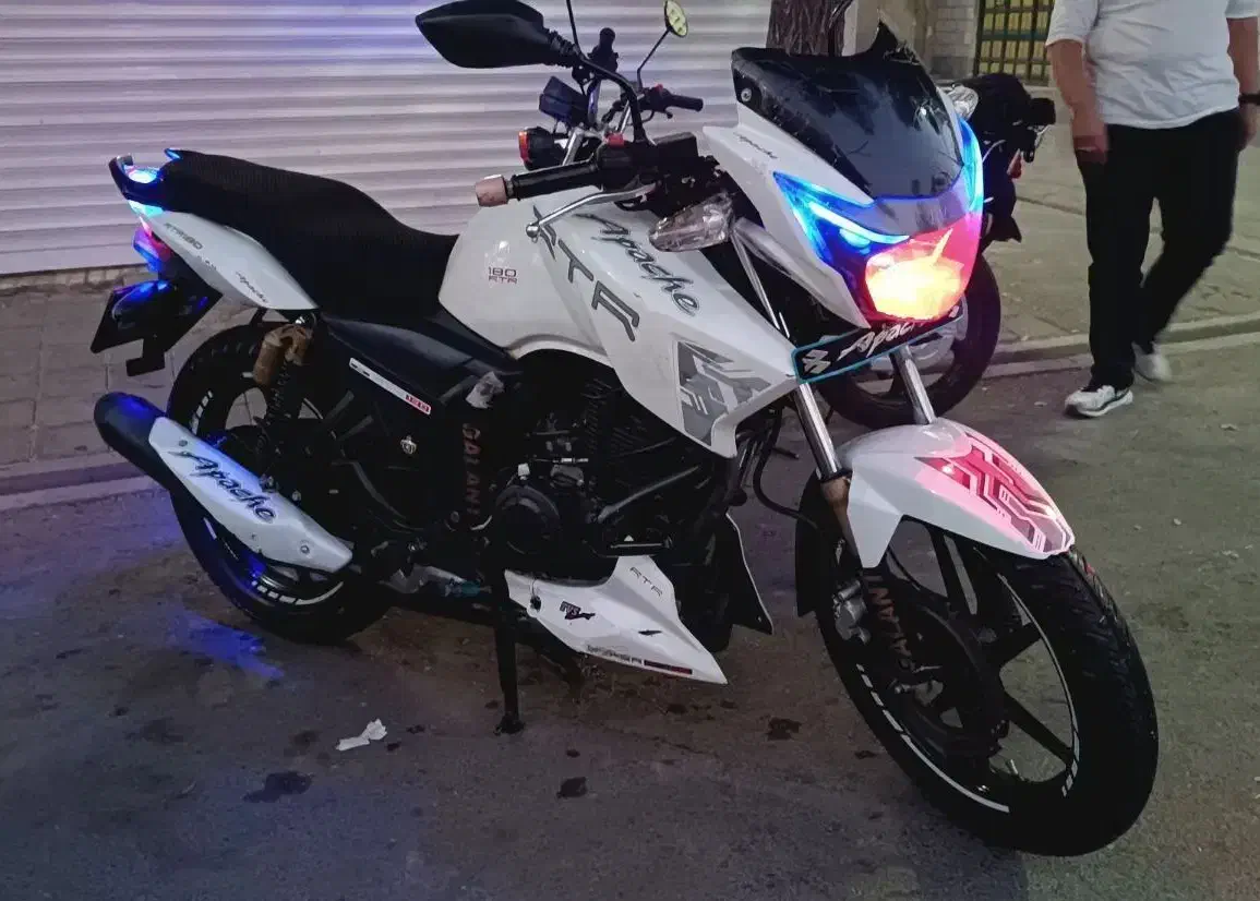 فروش موتور آپاچی ۱۸۰۰ مدل ۹۵|موتورسیکلت|محمدشهر, ولدآباد|دیوار