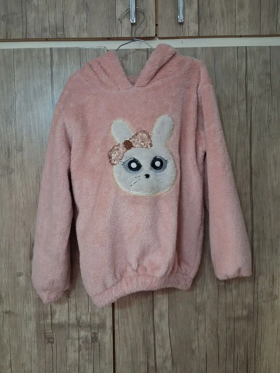 لباس تدی|کفش و لباس بچه|پرند, فاز ۴|دیوار