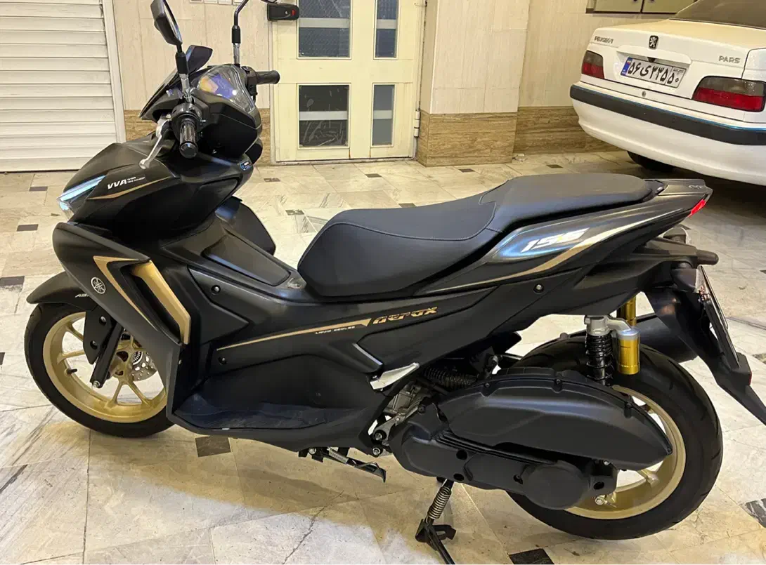 آیروکس ۱۵۵ نیروموتور ( اصلی ) مشکی شال طلایی|موتورسیکلت|تهران, جمالزاده|دیوار