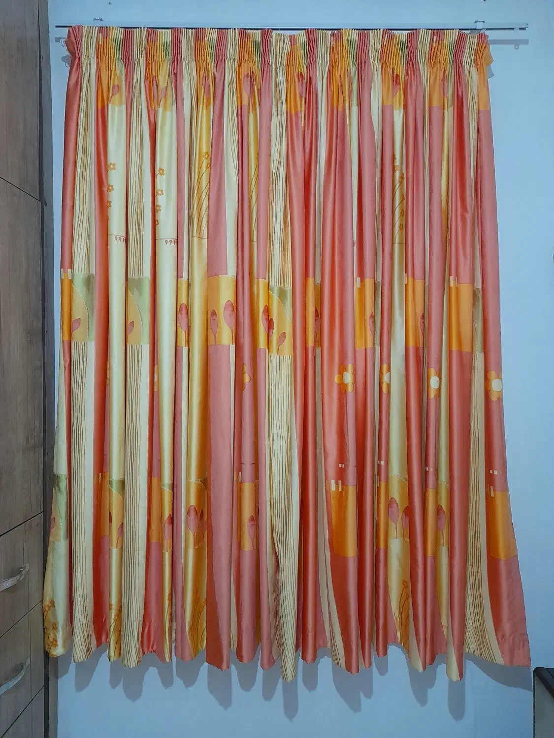 پرده در حد نو با میله پرده|پرده، رانر، رومیزی|رشت, کوی عرفان|دیوار