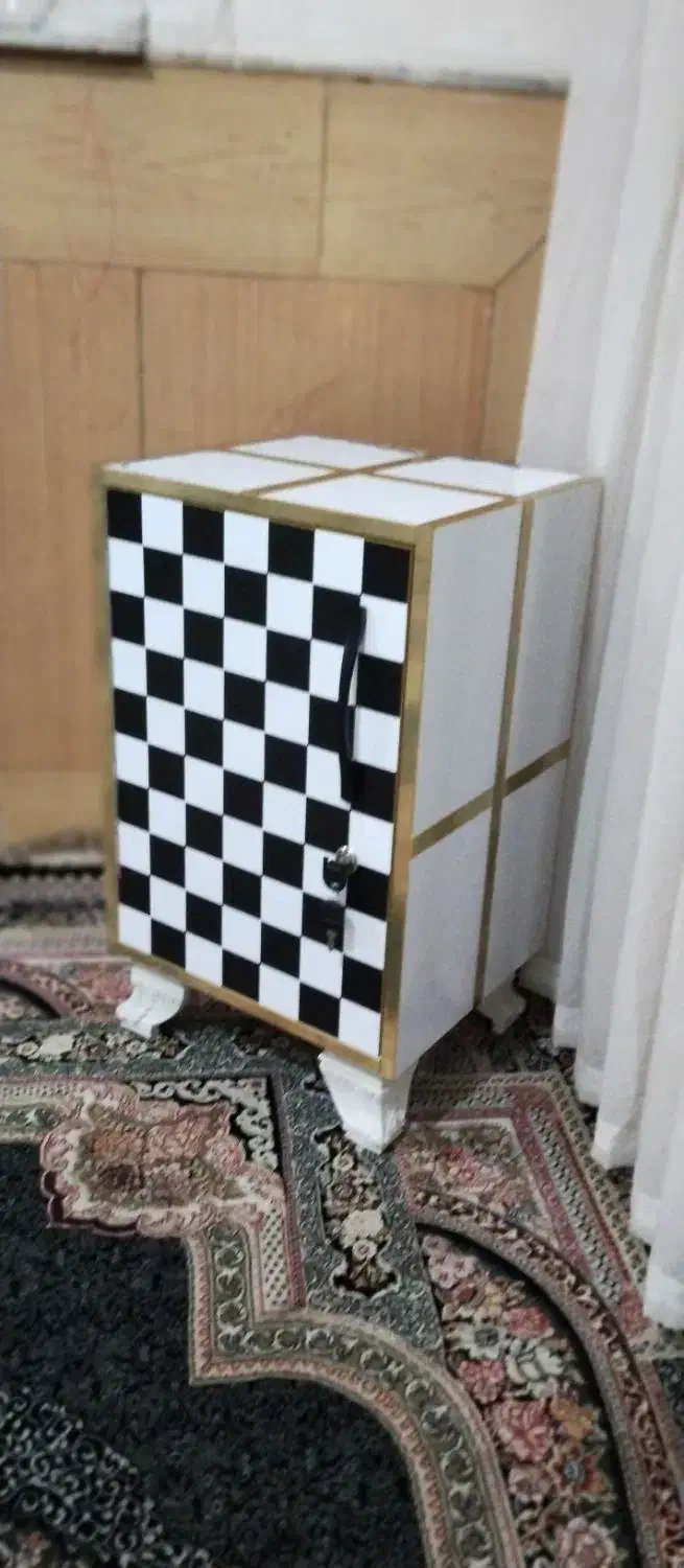 کمد دکور تک نفره چوبی جاکفشی شطرنجی|جاکفشی، کمد، دراور|قم, شهرک امام حسن|دیوار