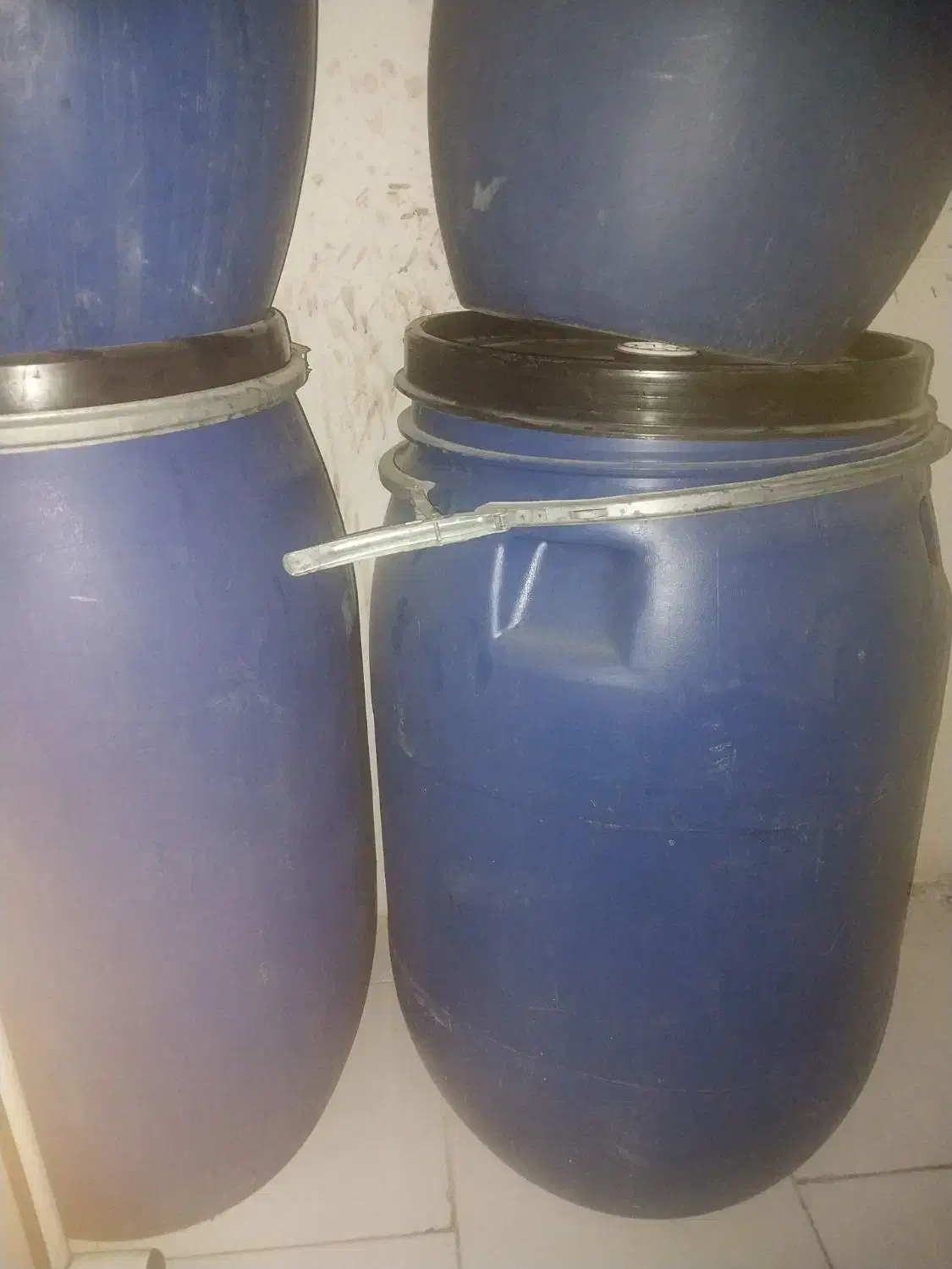 بشکه آلمانی و ترک|ظروف نگهدارنده، پلاستیکی، یک‌بارمصرف|پردیس, فاز ۸|دیوار