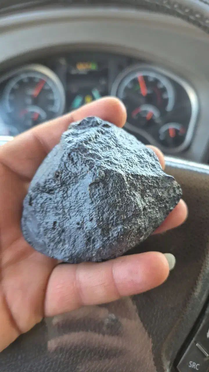 شهاب سنگ|کلکسیون اشیاء عتیقه|لنجان, |دیوار