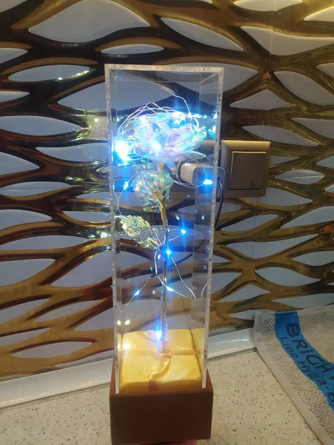 چراغ خواب|چراغ خواب و آباژور|تهران, نیروی هوایی (پیروزی)|دیوار