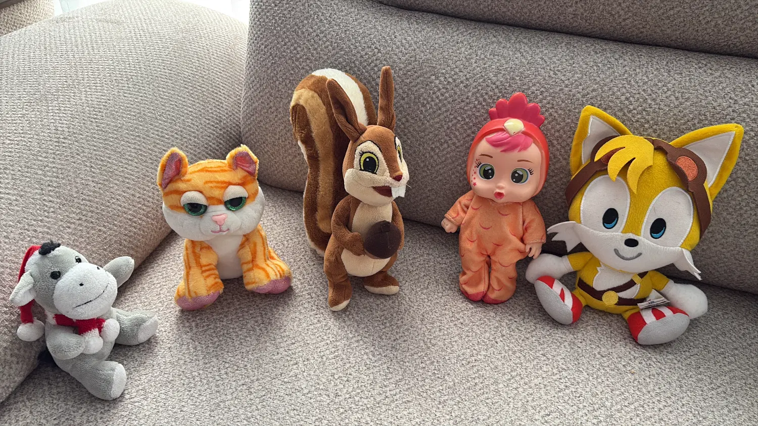 عروسک|اسباببازی|تهران, درختی|دیوار