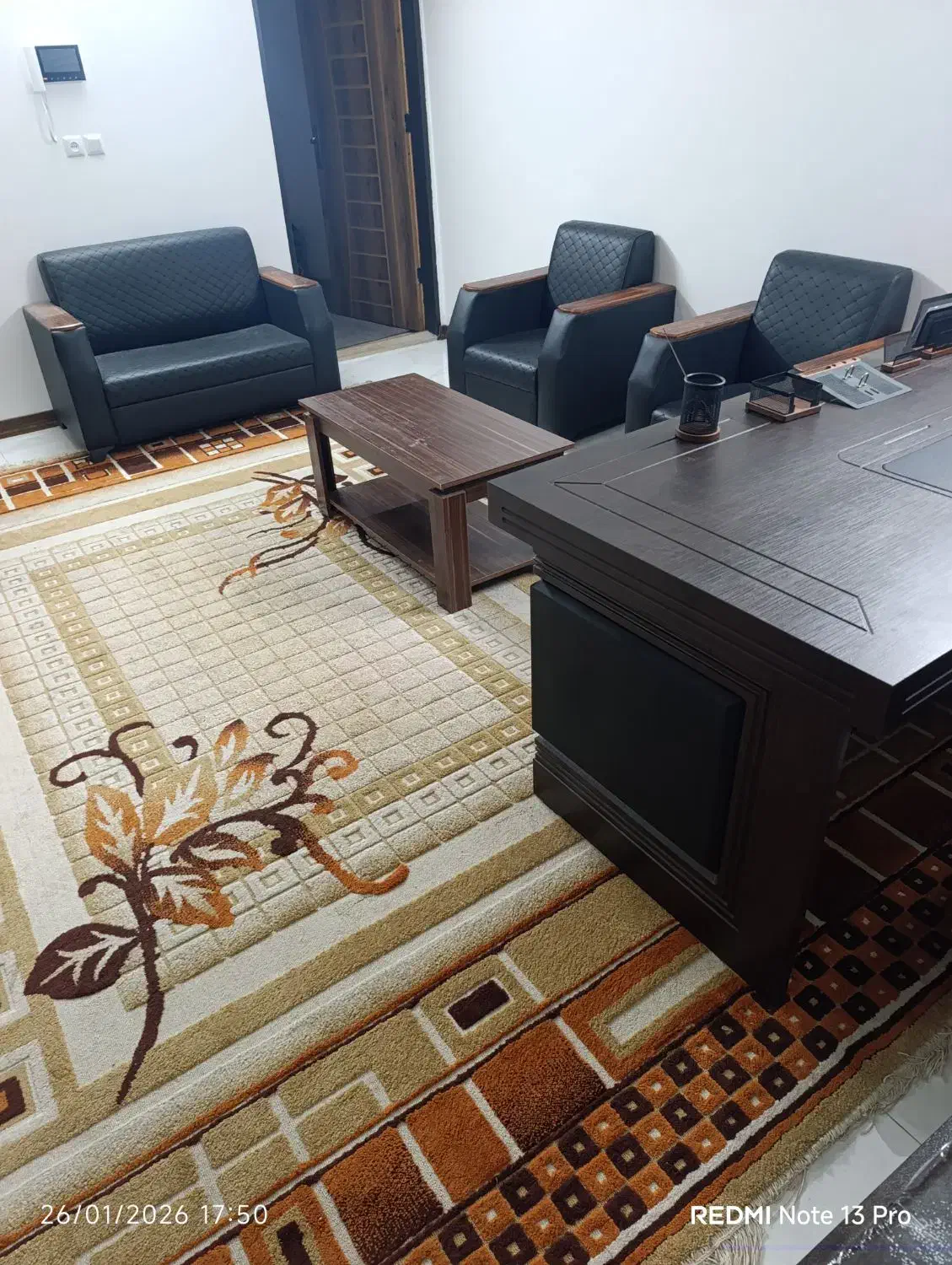 یک دست میز وصندلی اداری|مبلمان اداری|یزد, |دیوار