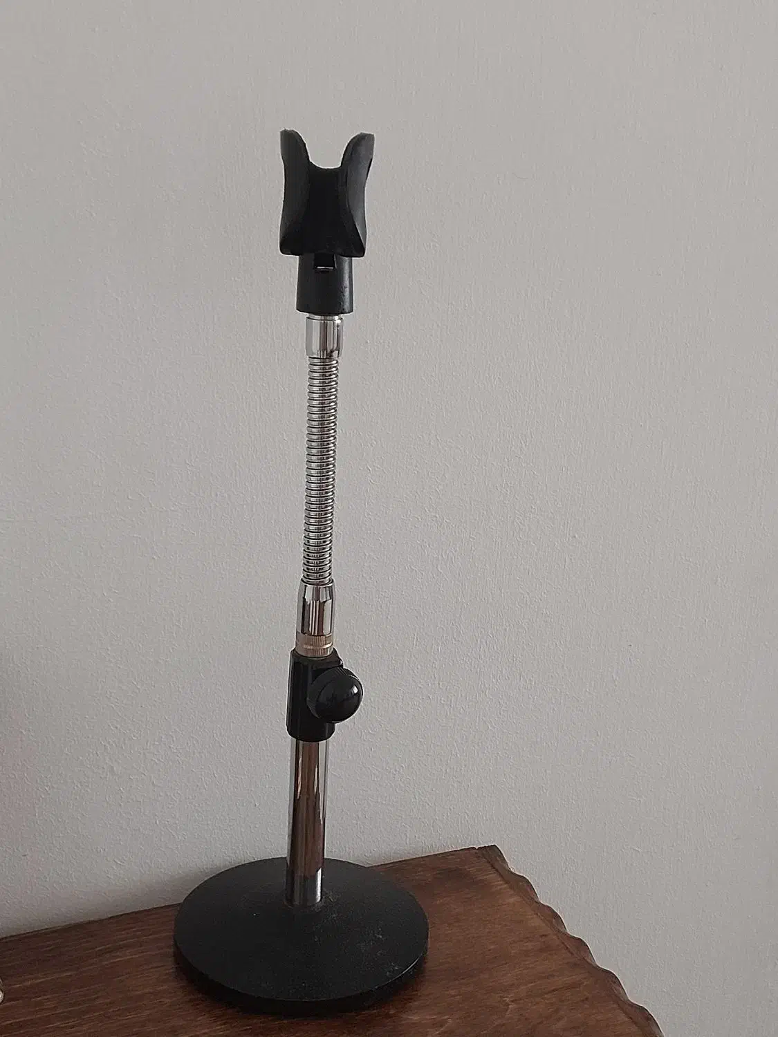 پایه میکروفون رو میزی|آلات موسیقی|ساری, |دیوار