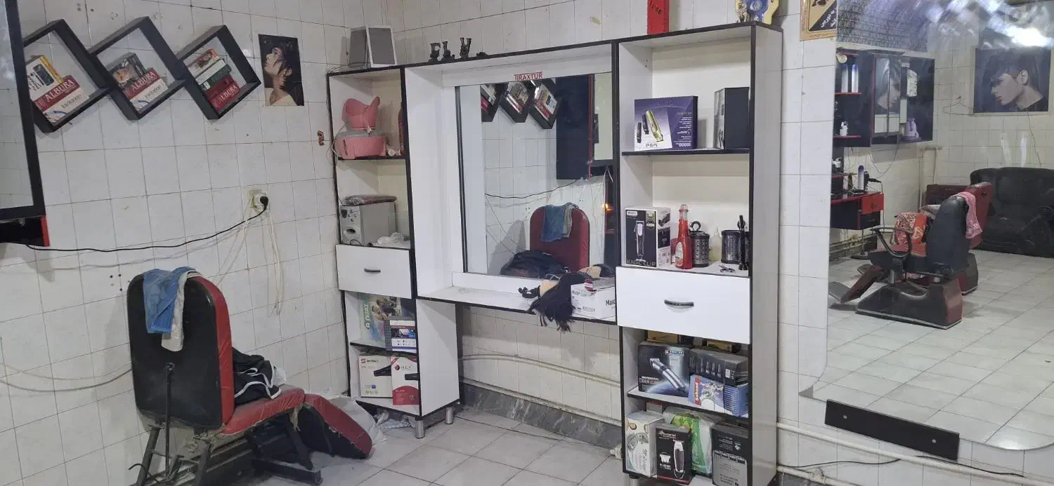 ویترین ارایشگری|آرایشگاه و سالنهای زیبایی|مرند, |دیوار