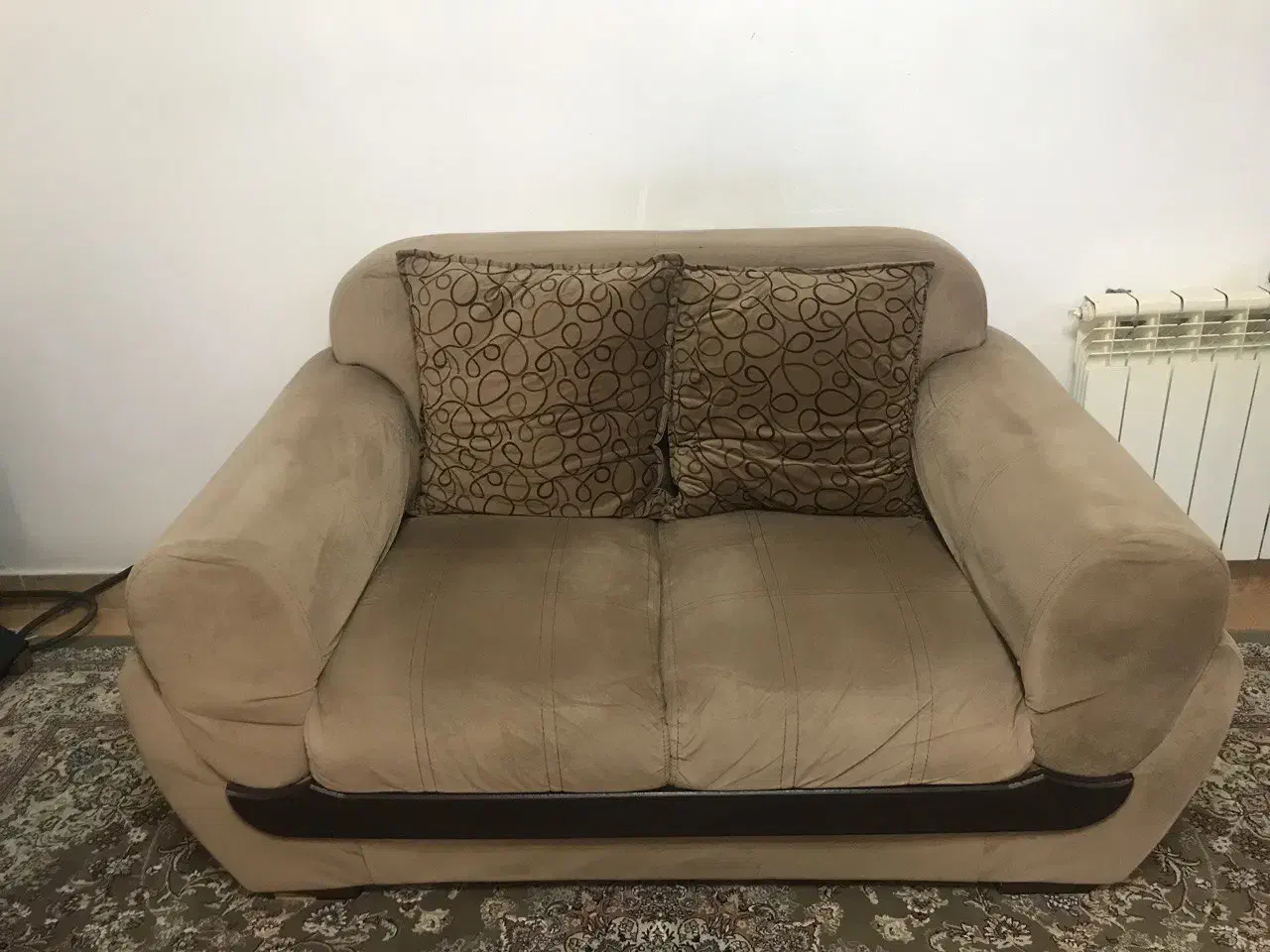 مبل ۷ نفره سالم سالم|مبلمان خانگی و میز عسلی|رشت, سعدی (تختی)|دیوار