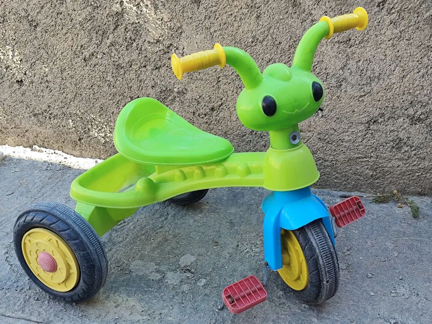 دوچرخه|اسباب‌بازی بچه|شیروان (خراسان), |دیوار