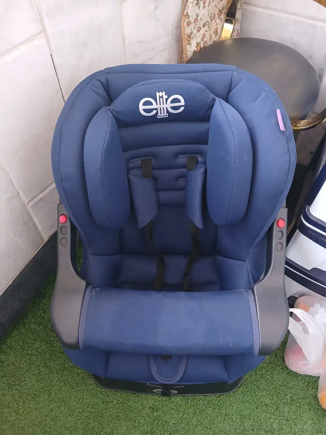 صندلی ماشین کودک.سالم|تخت و صندلی بچه|رشت, منظریه|دیوار