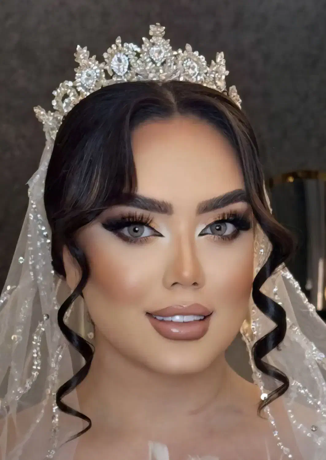 آموزش و خدمات میکاپ و شینیون و ناخن و اصلاح و...|خدمات آرایشگری و زیبایی|مشهد, نوید|دیوار