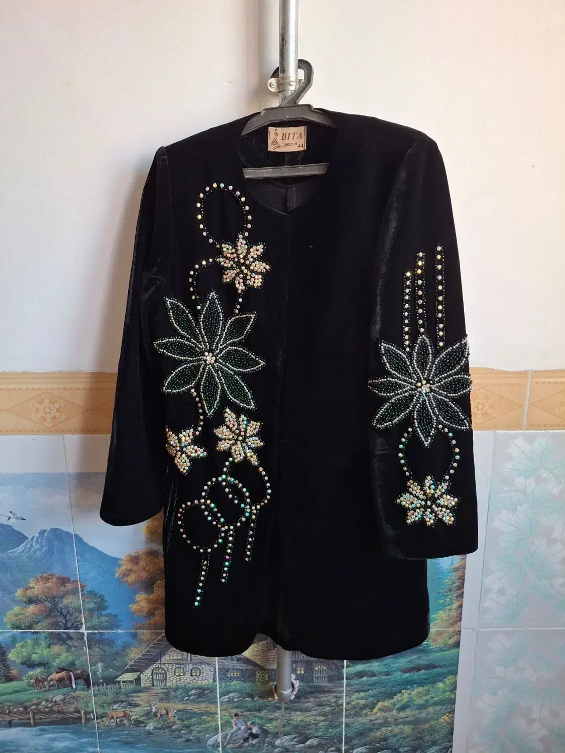 مانتو کارشده   نو  فقط یکبار پوشیده شده|لباس|میاندوآب, |دیوار