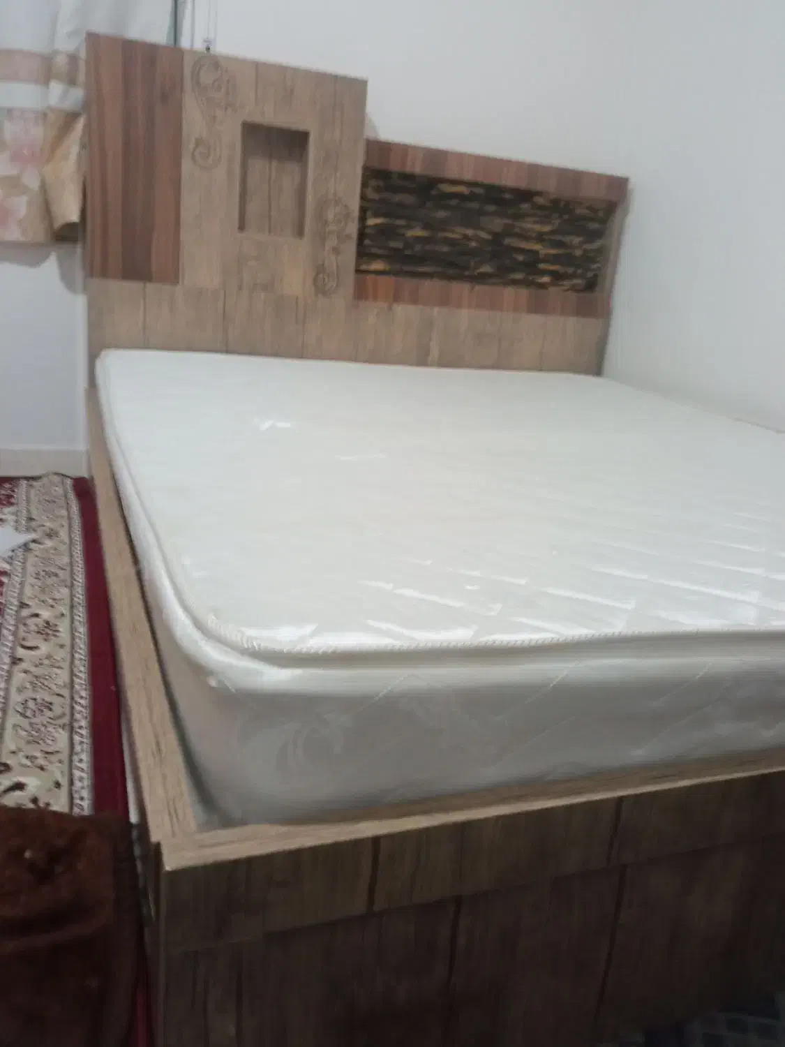 تخت خواب دونفره|تخت و سرویس خواب|چوبر, |دیوار