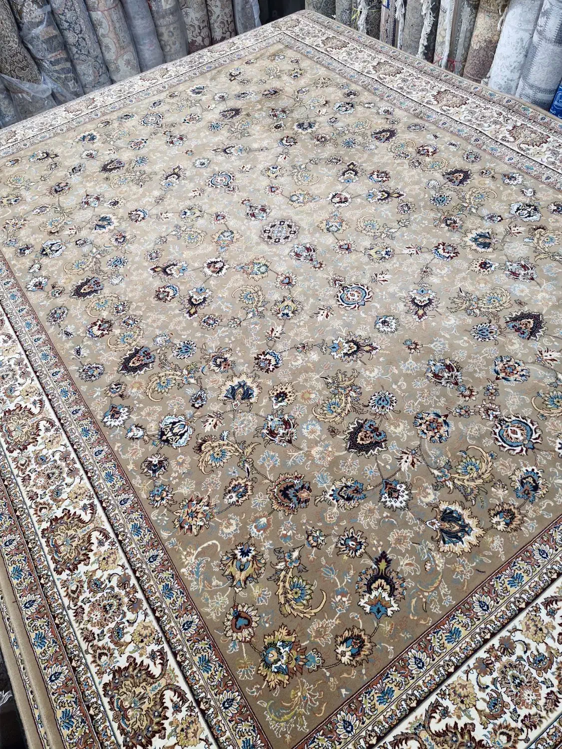 جفت ۱۲متری افشان ۷۰۰شانه تراکم ۲۵۵۰ درحد|فرش|مشهد, حجت|دیوار