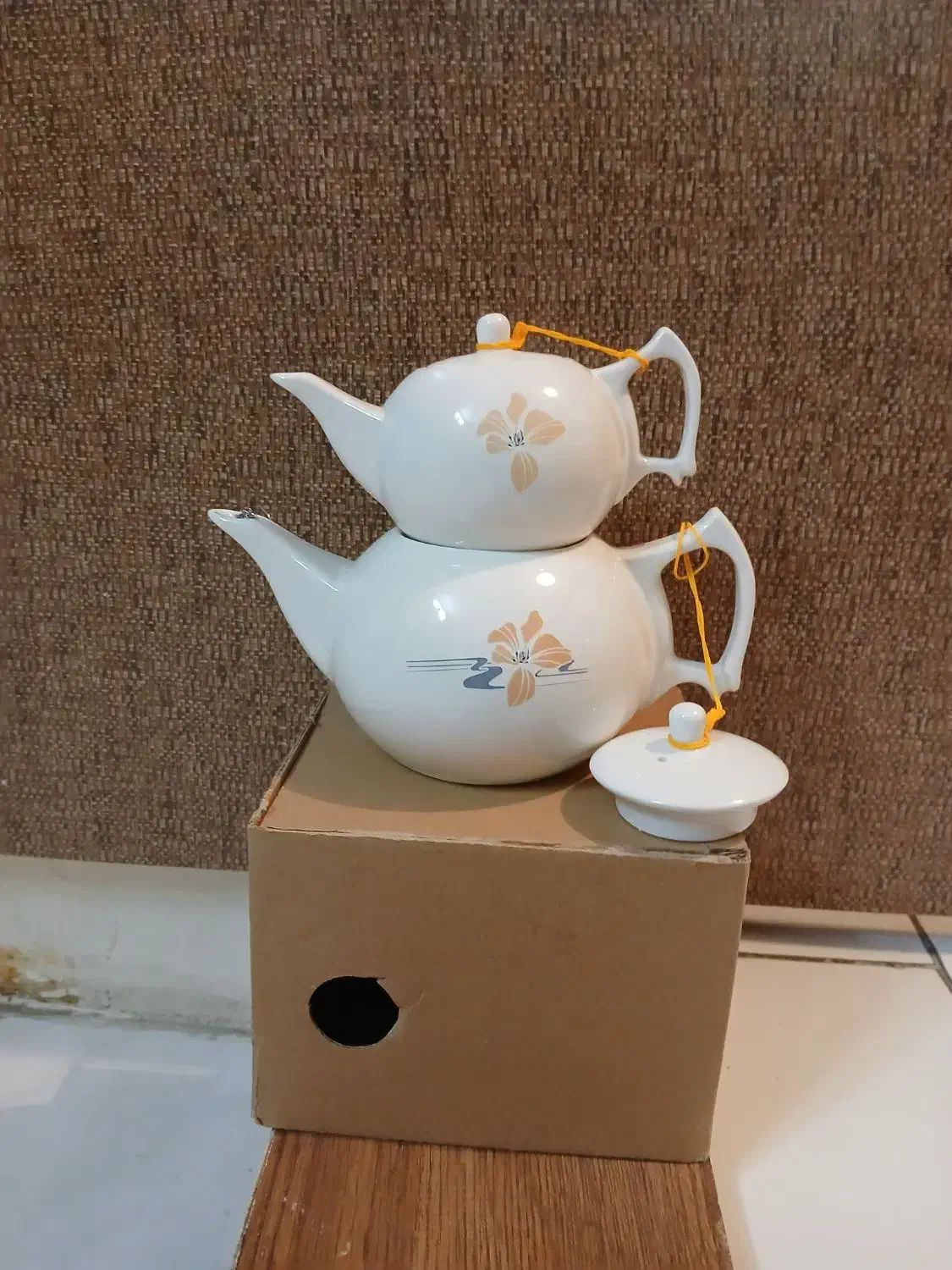 قوری چینی|قوری، کتری، قهوهساز دستی|فردیس, فردیس|دیوار