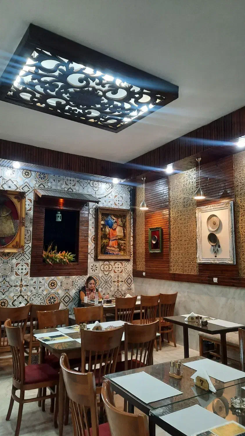 استخدام نیروی آشپزخانه با تجربه کاری در رستوران|استخدام خدمات فروشگاه و رستوران|ساری, |دیوار