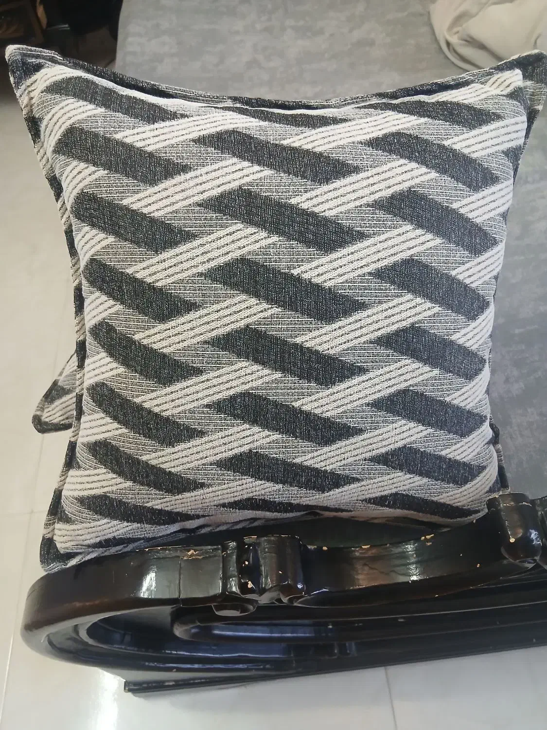 دو عدد کوسن نو|مبلمان خانگی و میز عسلی|مشهد, انقلاب|دیوار