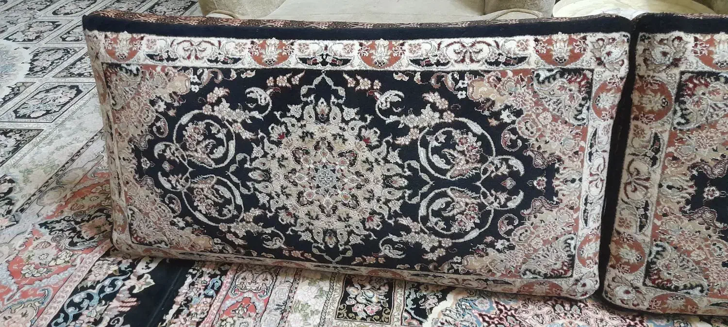 یک جفت پشتی سالم|پشتی|اراک, |دیوار