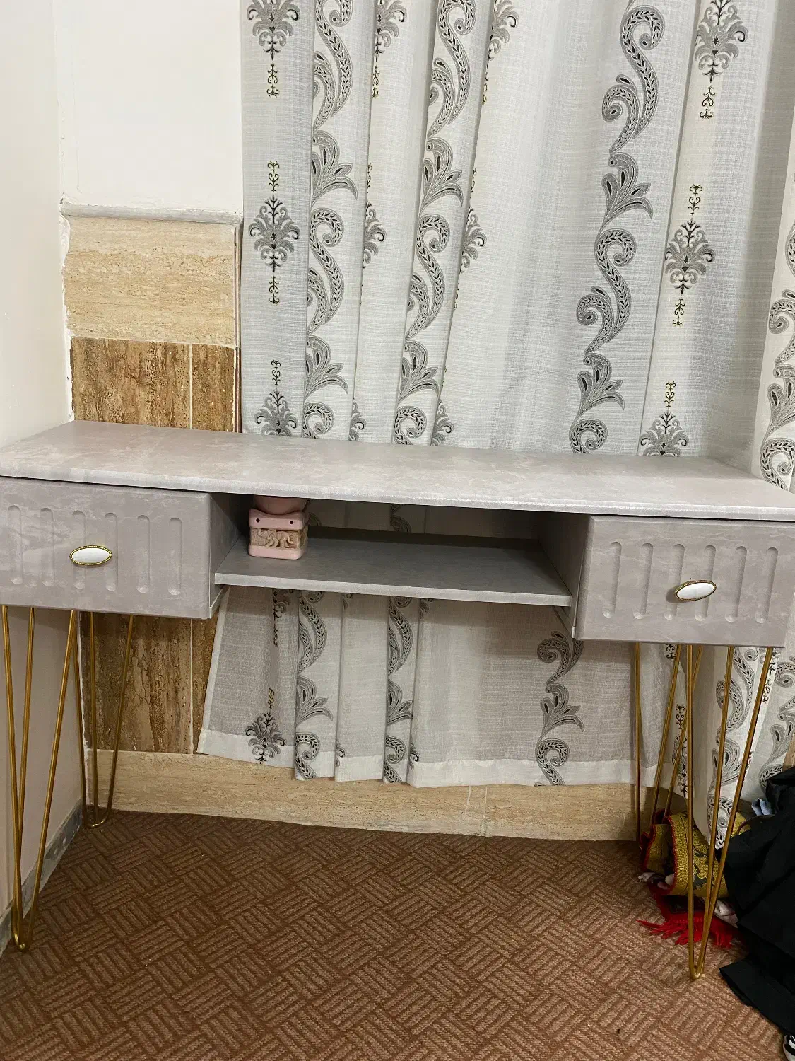 قم چهارمردان|میز تحریر و کامپیوتر|قم, چهار مردان|دیوار