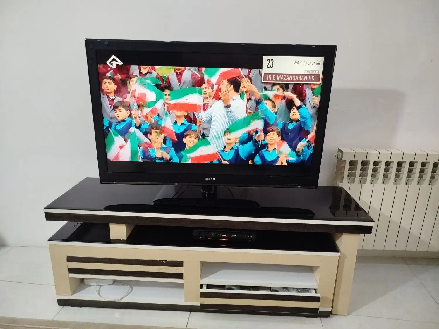 ال جی 42 اینچ|تلویزیون و پروژکتور|قائم‌شهر, |دیوار