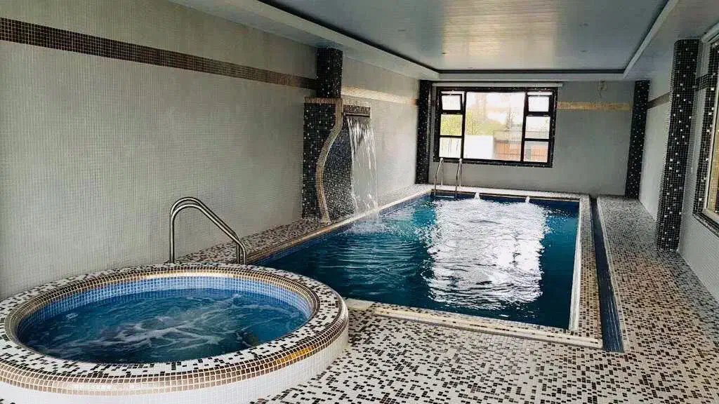 اجاره ویلا استخر جکوزی چهار خواب افشین|اجارهٔ کوتاهمدت ویلا و باغ|نوشهر, |دیوار